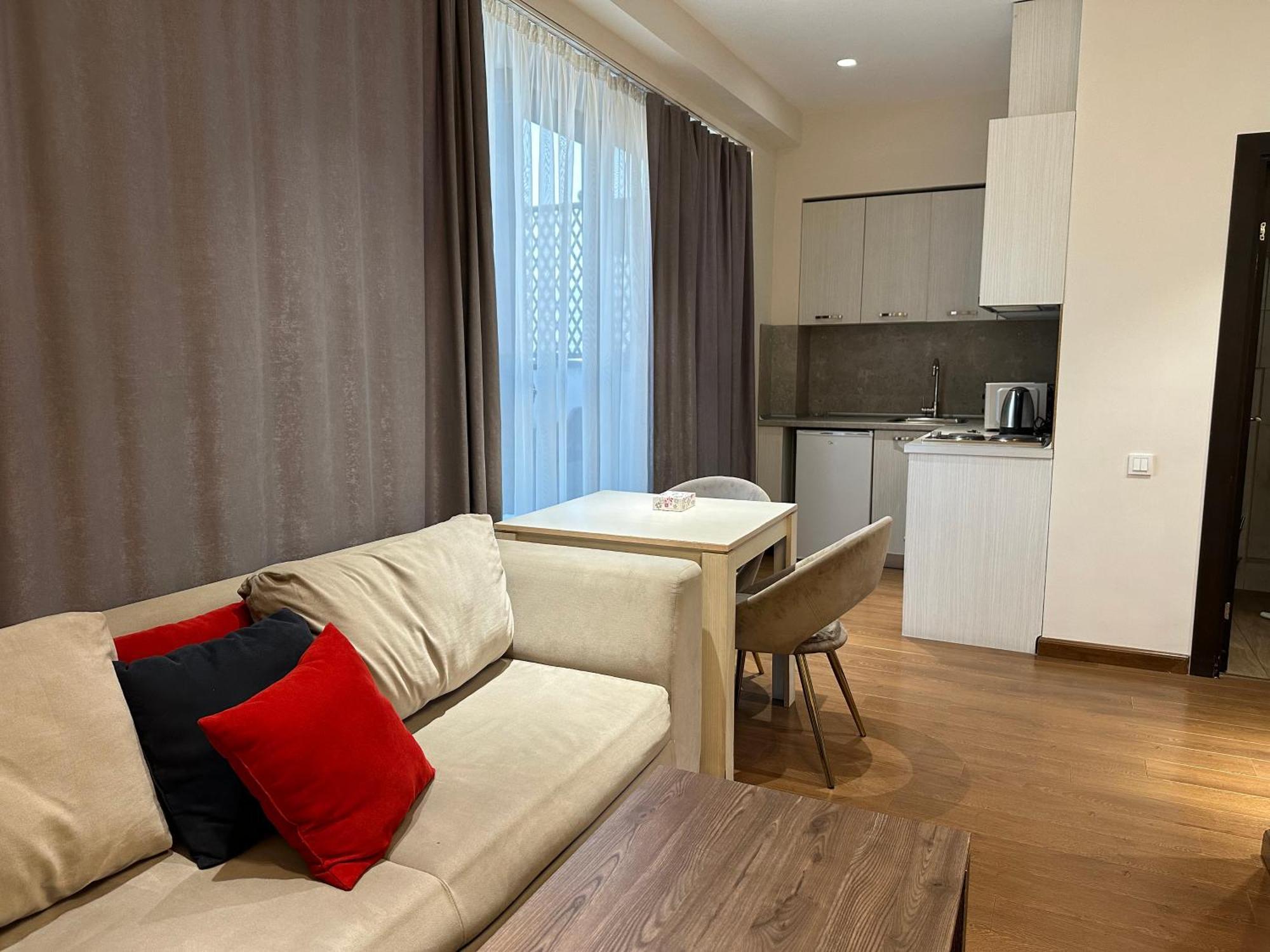 Wonderful Apartment In Republic Square, City Center Ереван Екстериор снимка