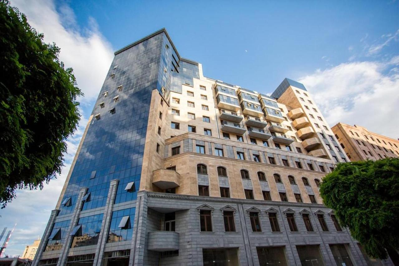 Wonderful Apartment In Republic Square, City Center Ереван Екстериор снимка